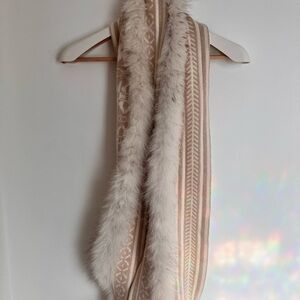 Luxurious Beige Faux Fur Trim Scarf